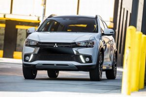 Đánh giá xe chi tiết xe Mitsubishi Outlander sport 2018