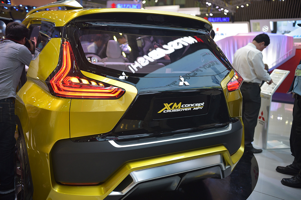 Mitsubishi XM Concept 2017 đuôi xe thiết kế thể thao